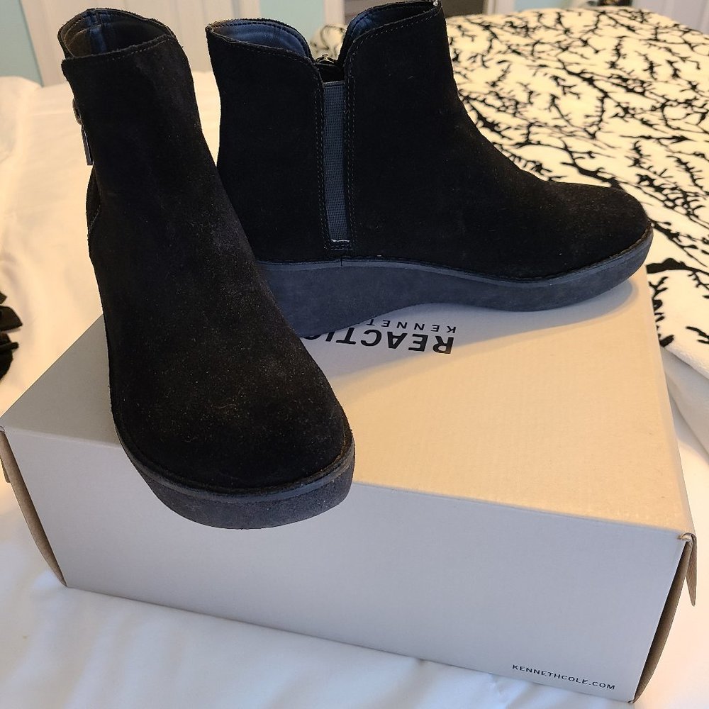 Kenneth Cole Suede Black Booties size 8